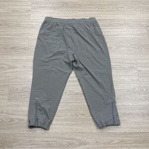 lululemon athletica Gray EUC Jogger 12